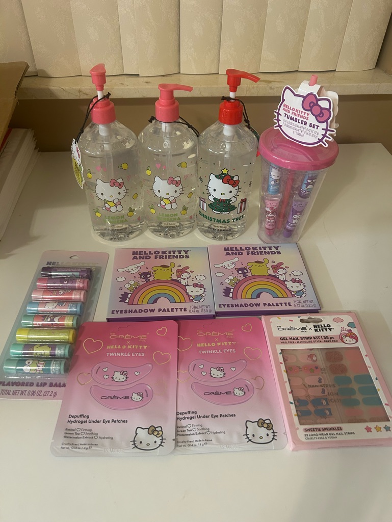 Hello Kitty Bundle 10pcs 100$
